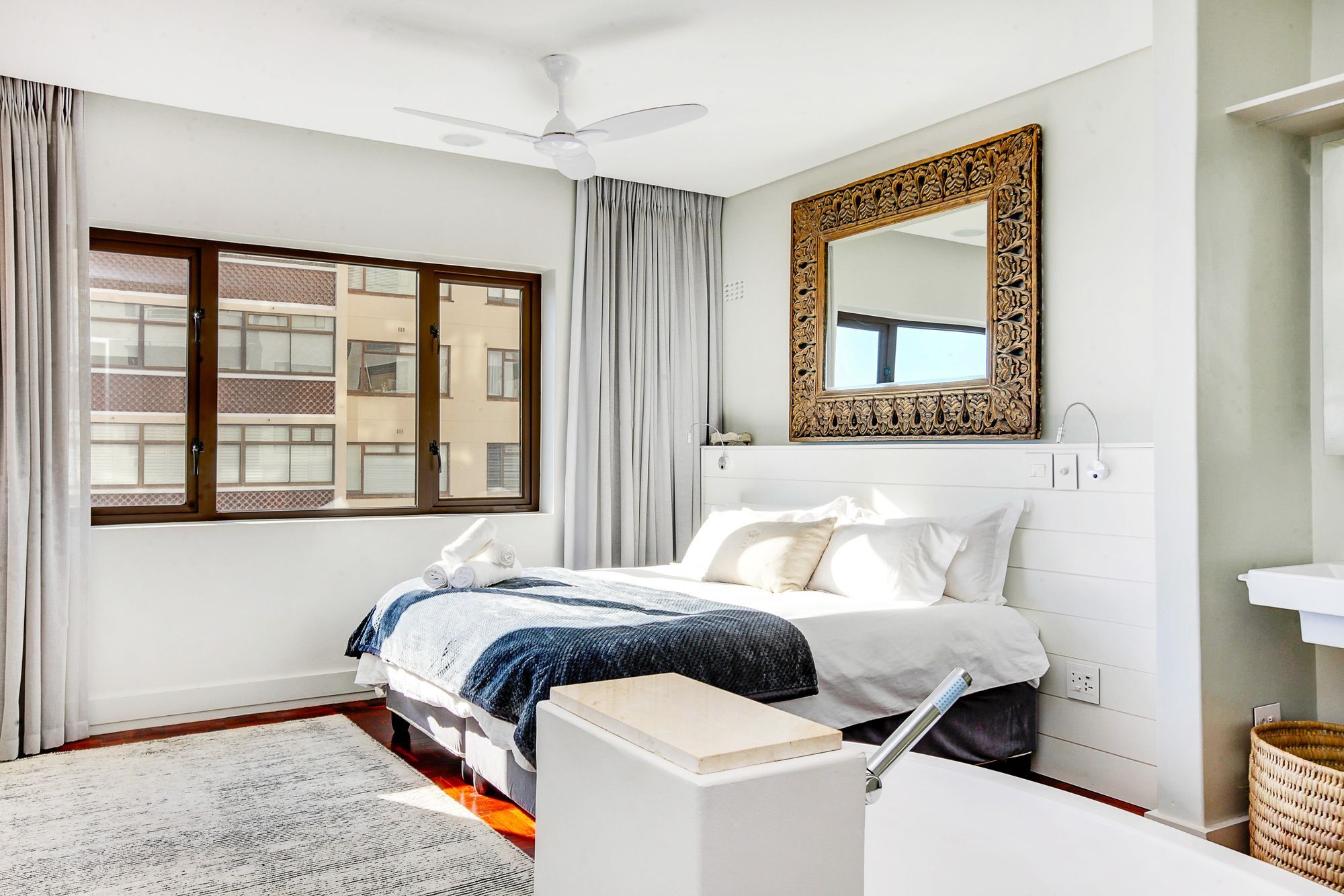 Backup Powered Sea View Apartment On The Promenade Cape Town Exterior photo