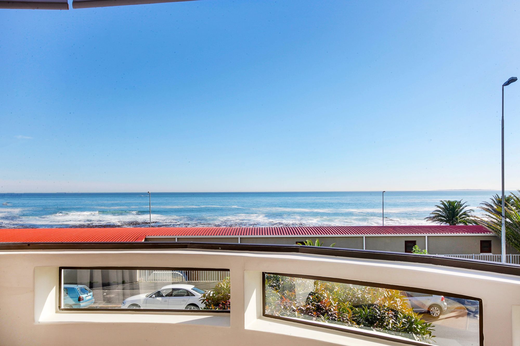 Backup Powered Sea View Apartment On The Promenade Cape Town Exterior photo