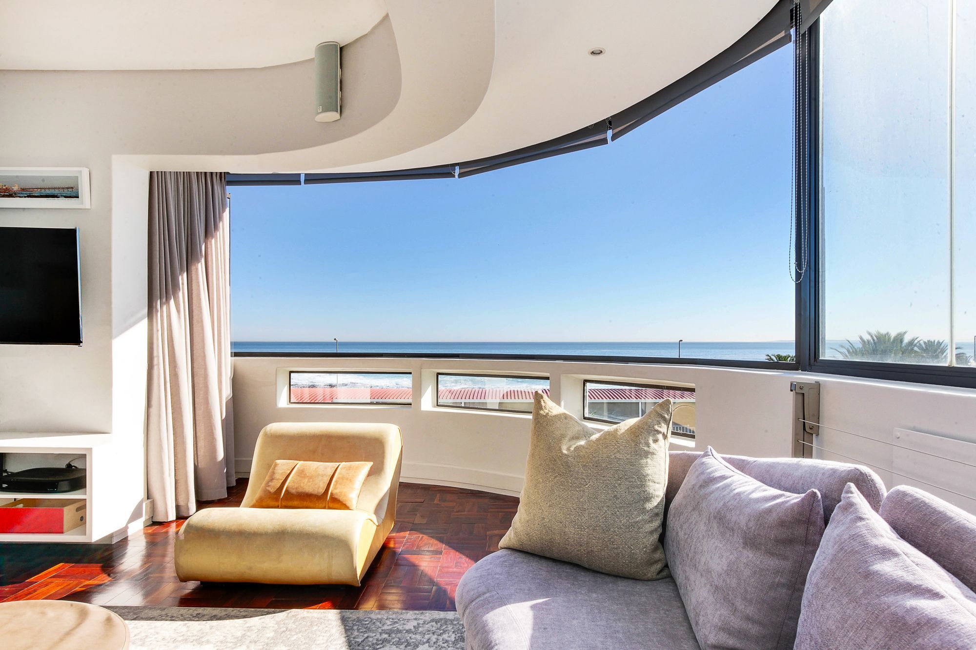 Backup Powered Sea View Apartment On The Promenade Cape Town Exterior photo